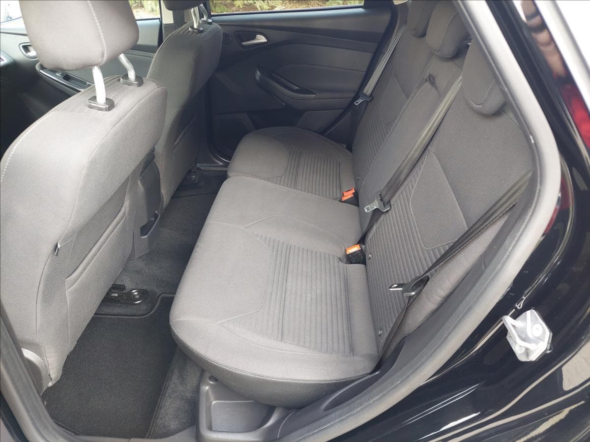 2017 Ford Focus - 15