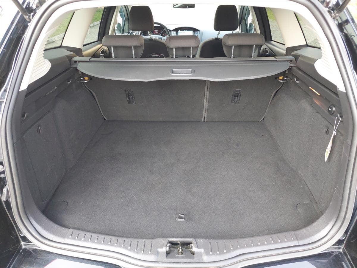 2017 Ford Focus - 17