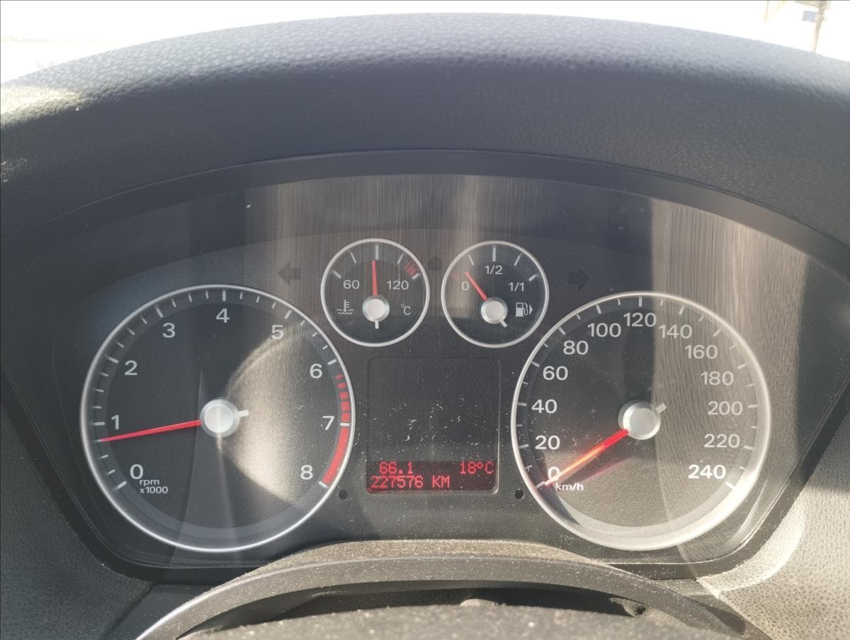 2007 Ford FOCUS - 12