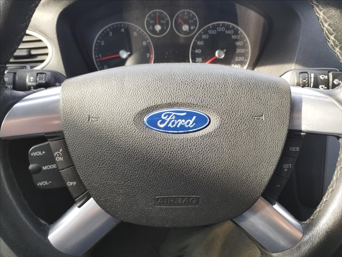 2007 Ford FOCUS - 11