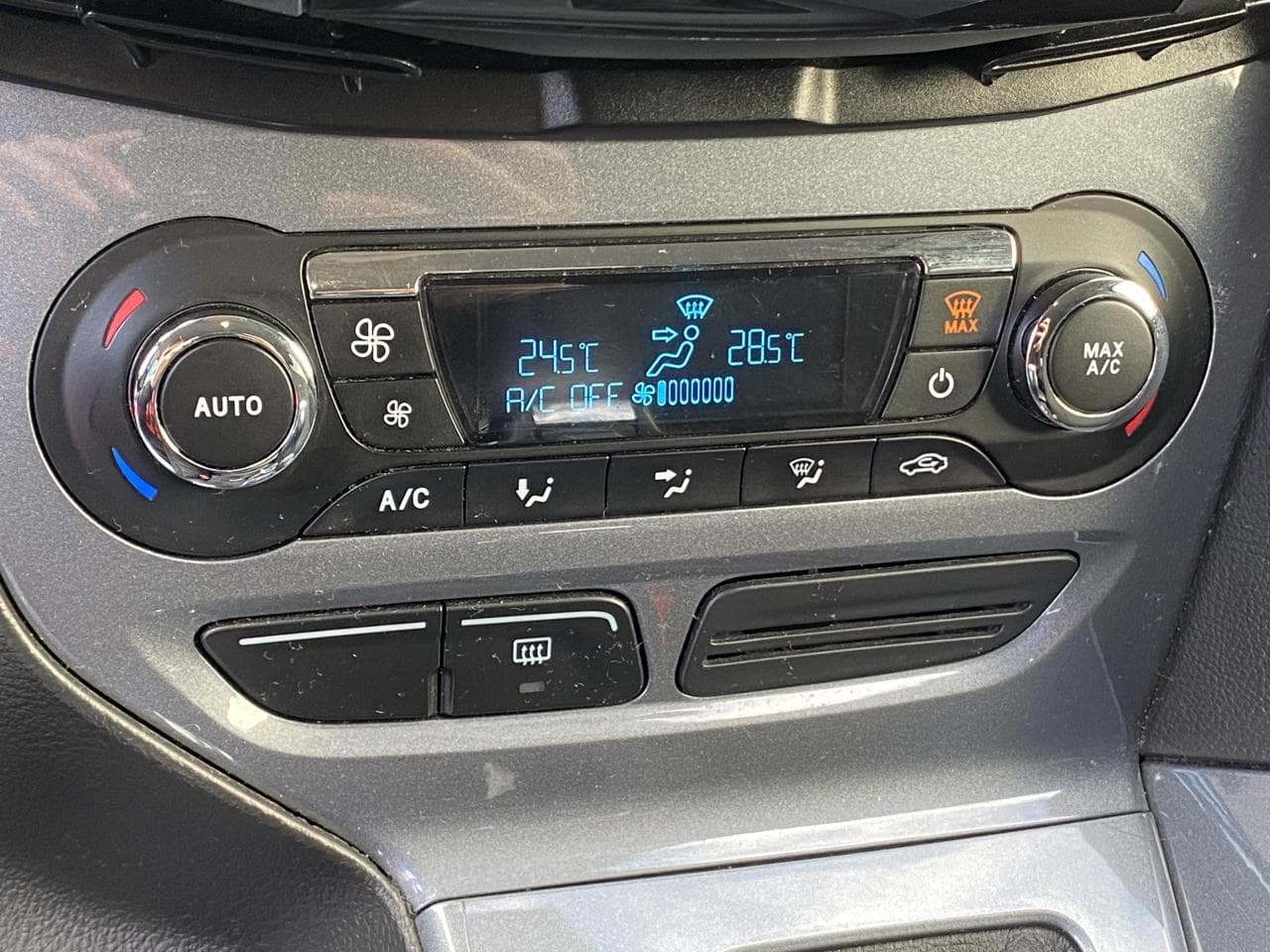 2013 Ford Focus - 29