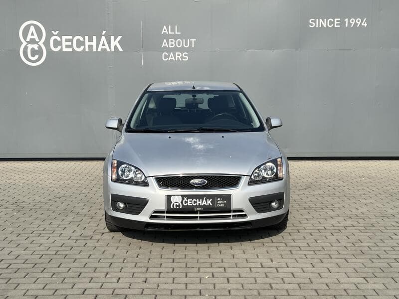 2005 Ford FOCUS - 2