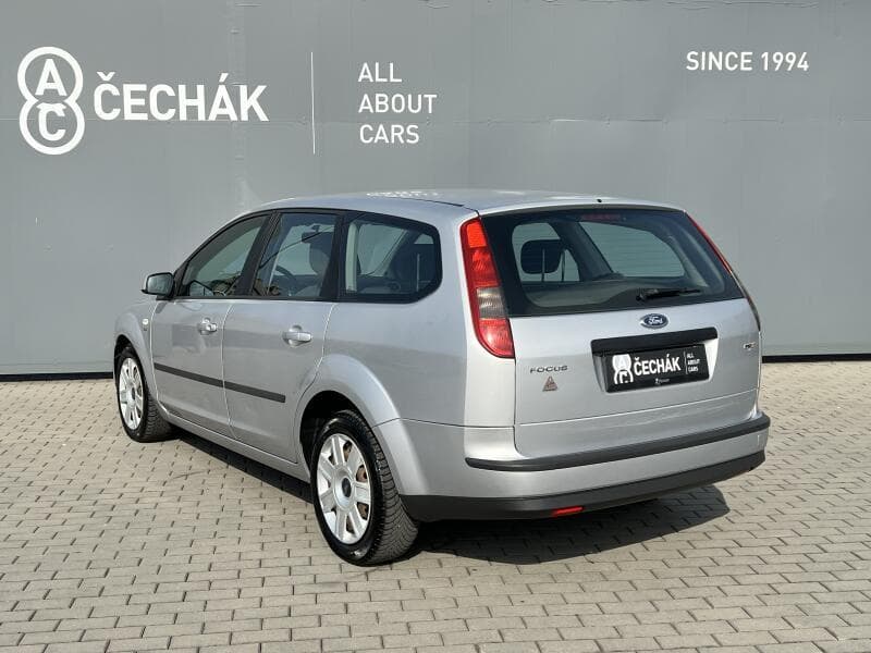 2005 Ford FOCUS - 7