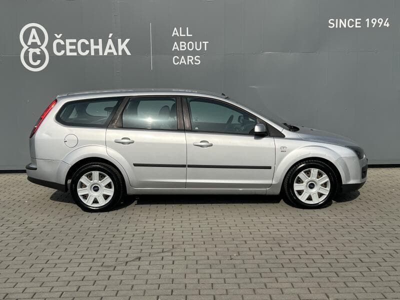 2005 Ford FOCUS - 4