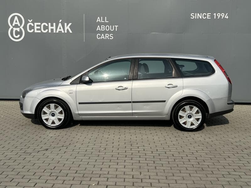 2005 Ford FOCUS - 8