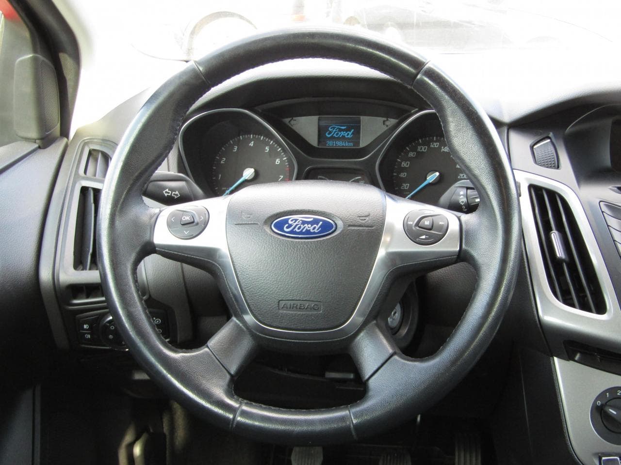2012 Ford FOCUS - 12