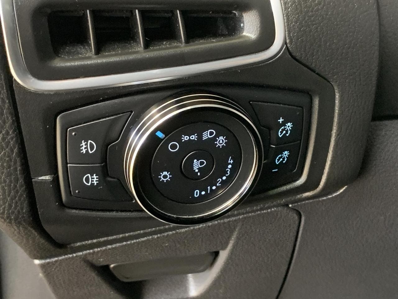 2013 Ford FOCUS - 18
