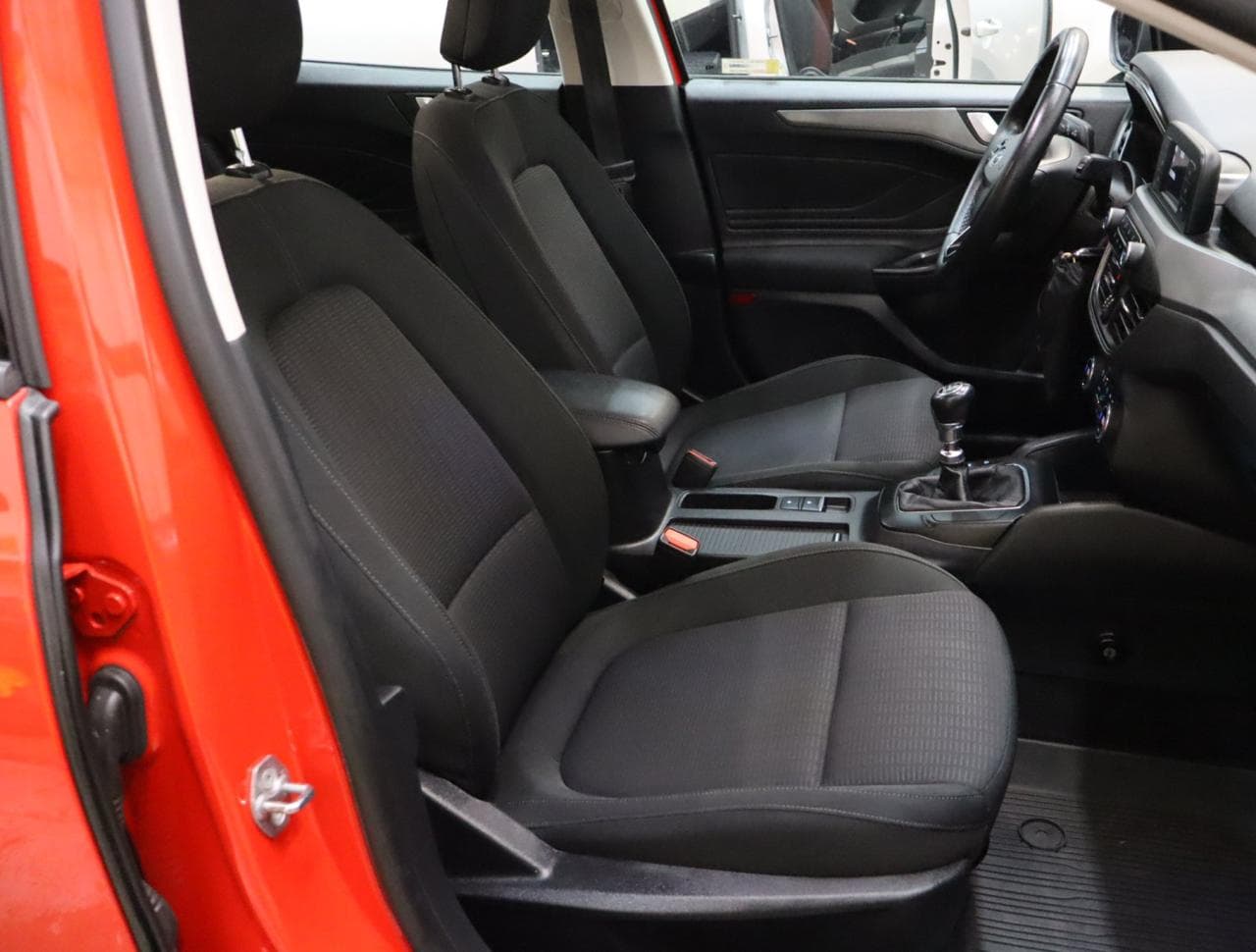 2019 Ford FOCUS - 12