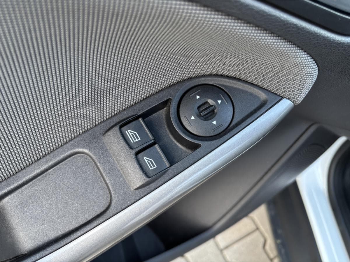 2012 Ford FOCUS - 18