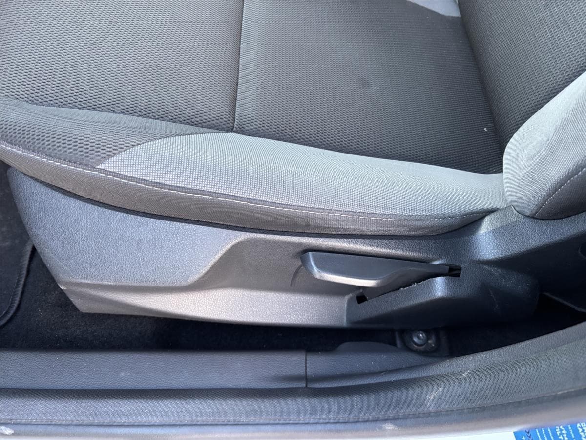 2012 Ford FOCUS - 19