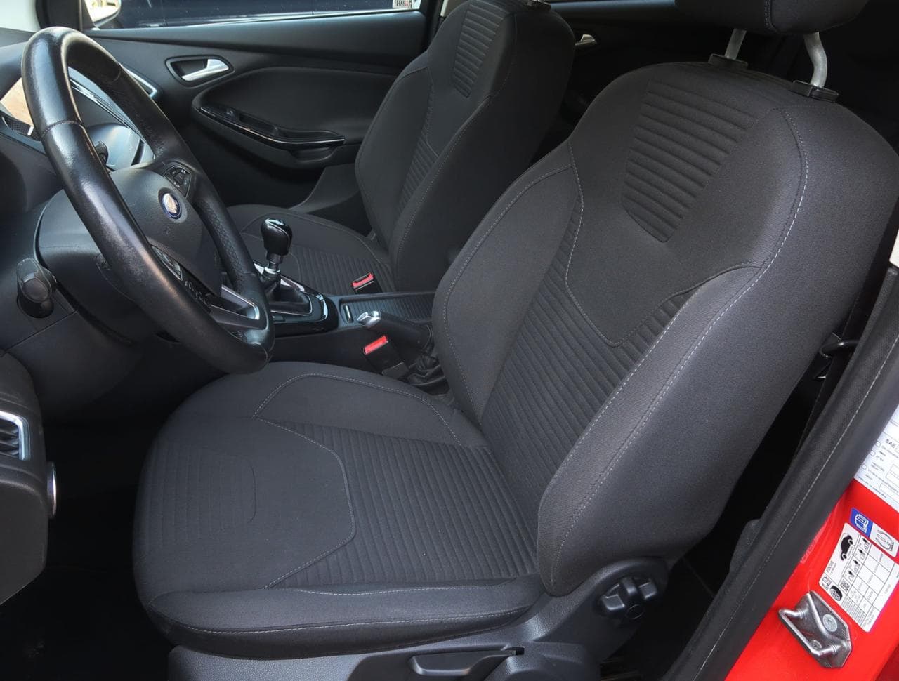 2017 Ford FOCUS - 16