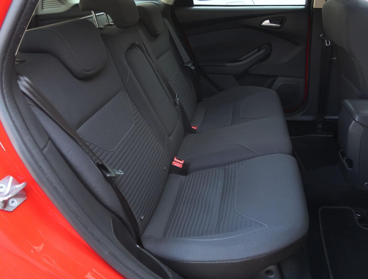 2017 Ford FOCUS - 13