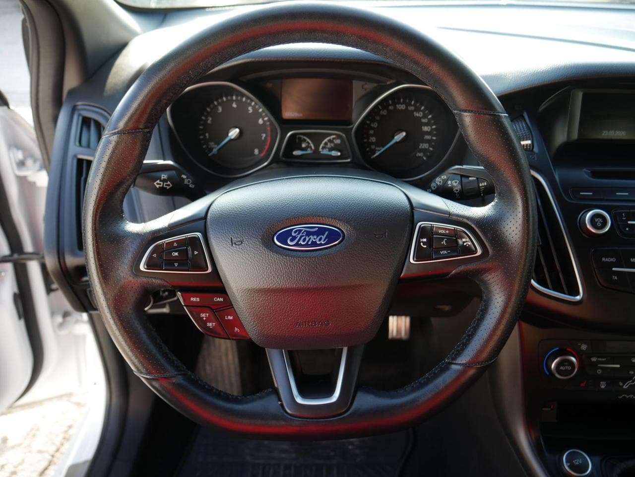 2018 Ford FOCUS - 15