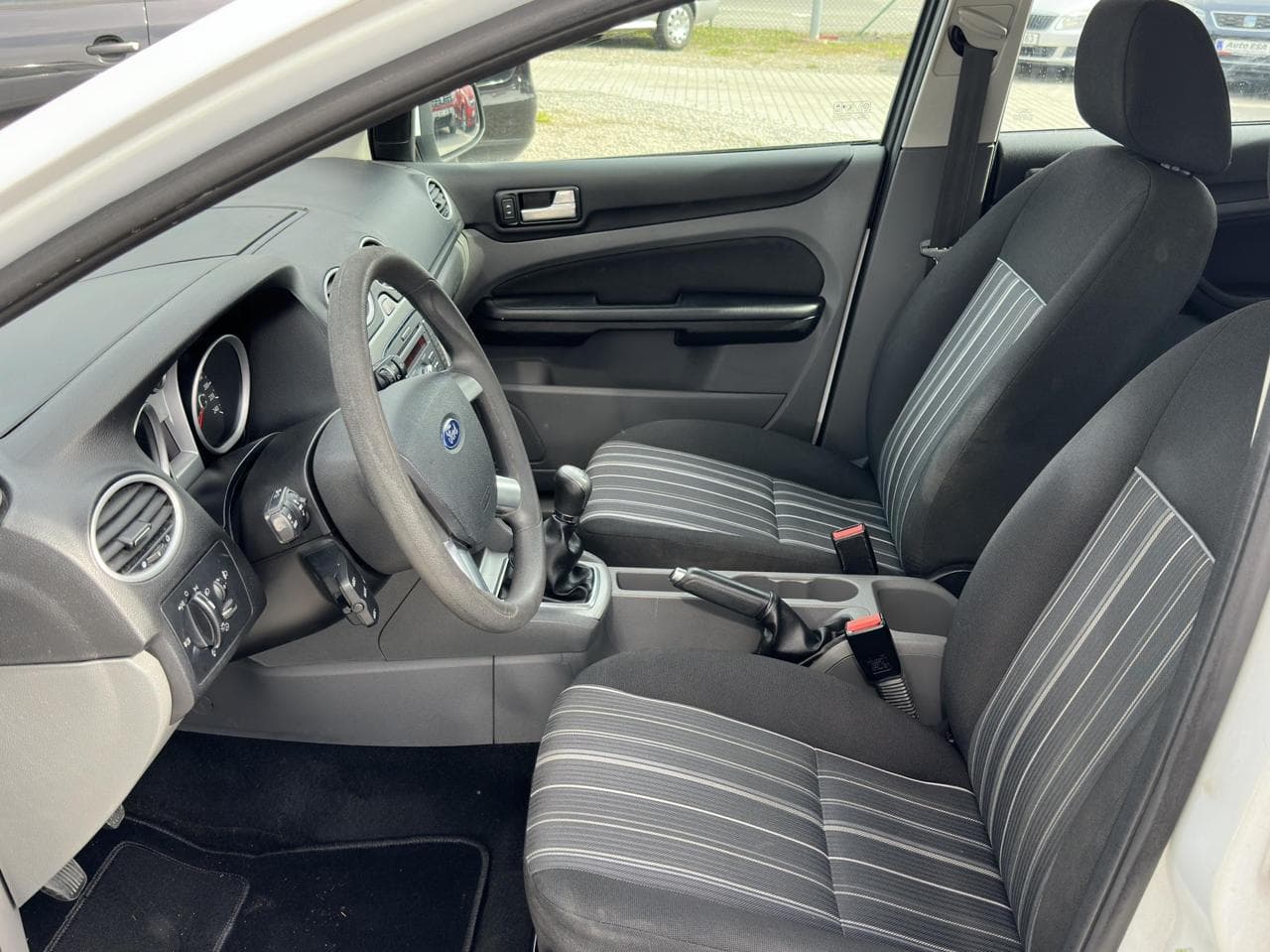 2011 Ford FOCUS - 8