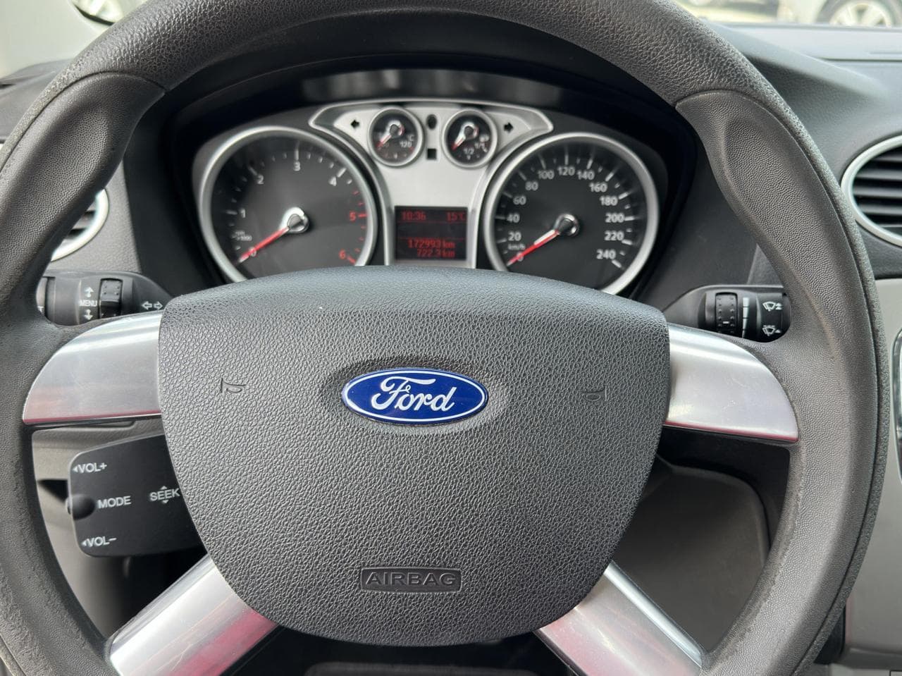 2011 Ford FOCUS - 11