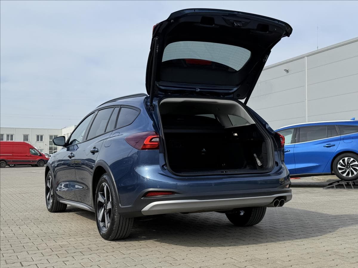 2025 Ford FOCUS - 10
