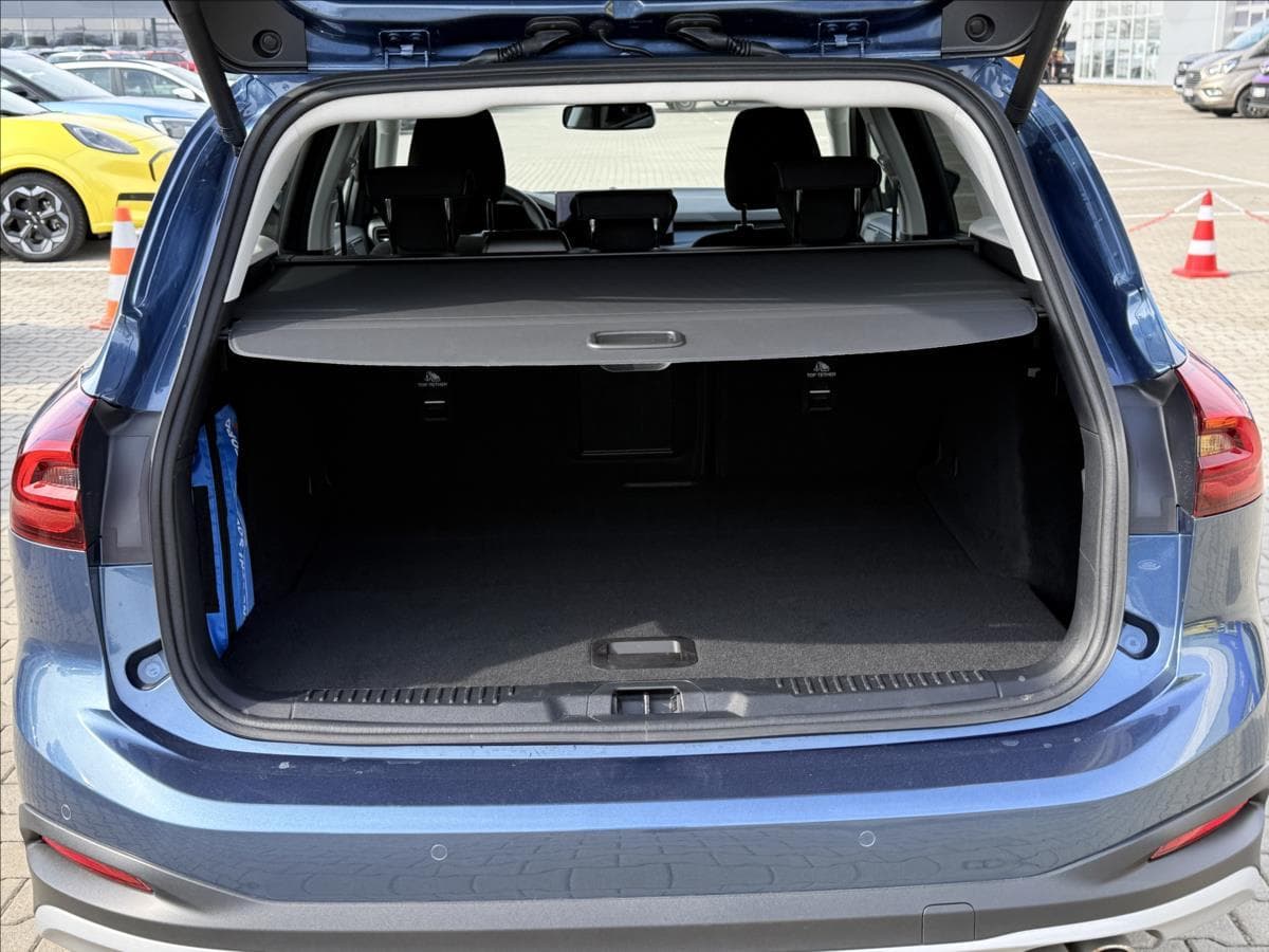 2025 Ford FOCUS - 11