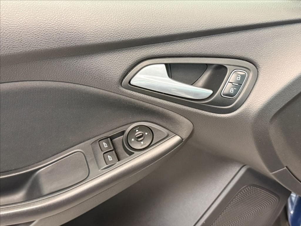 2016 Ford FOCUS - 16