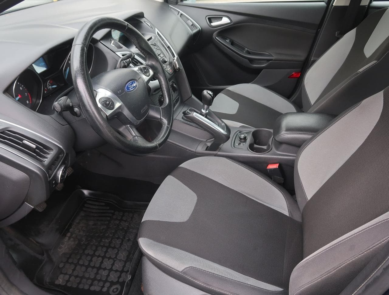 2012 Ford FOCUS - 19