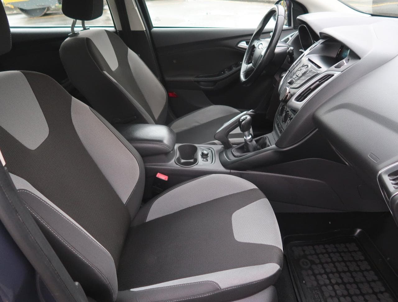 2012 Ford FOCUS - 12