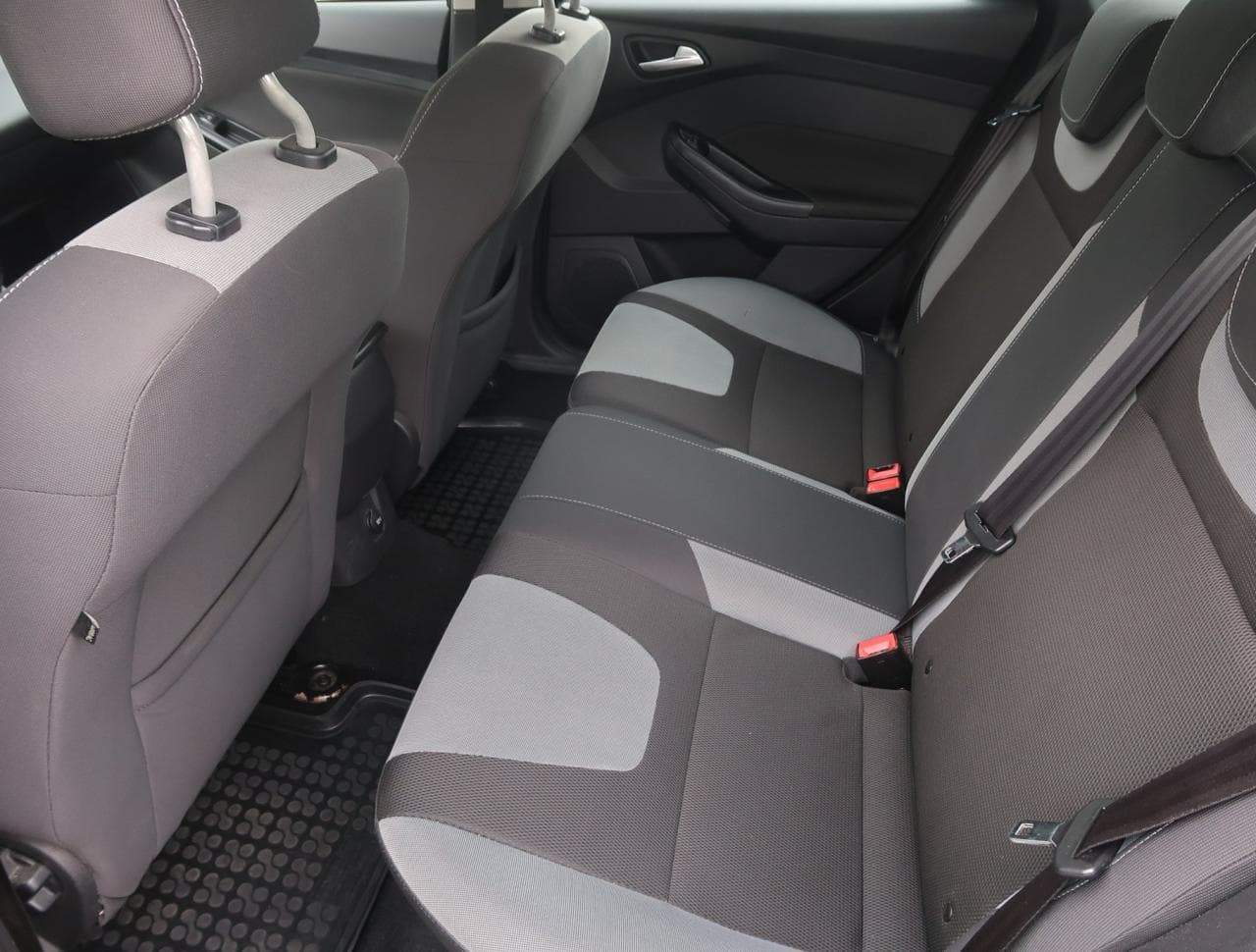 2012 Ford FOCUS - 17