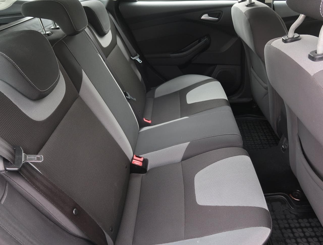 2012 Ford FOCUS - 13
