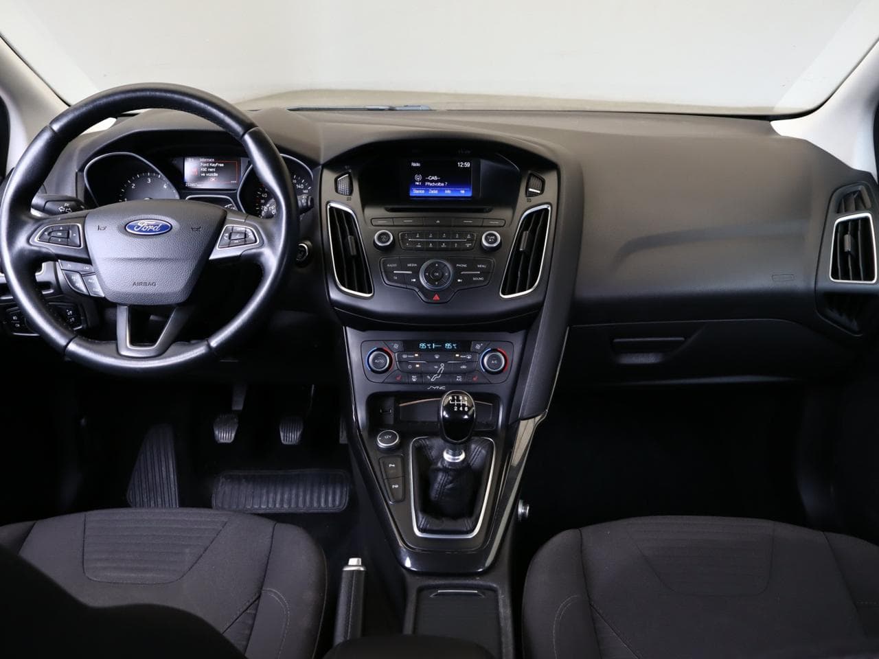 2016 Ford FOCUS - 16
