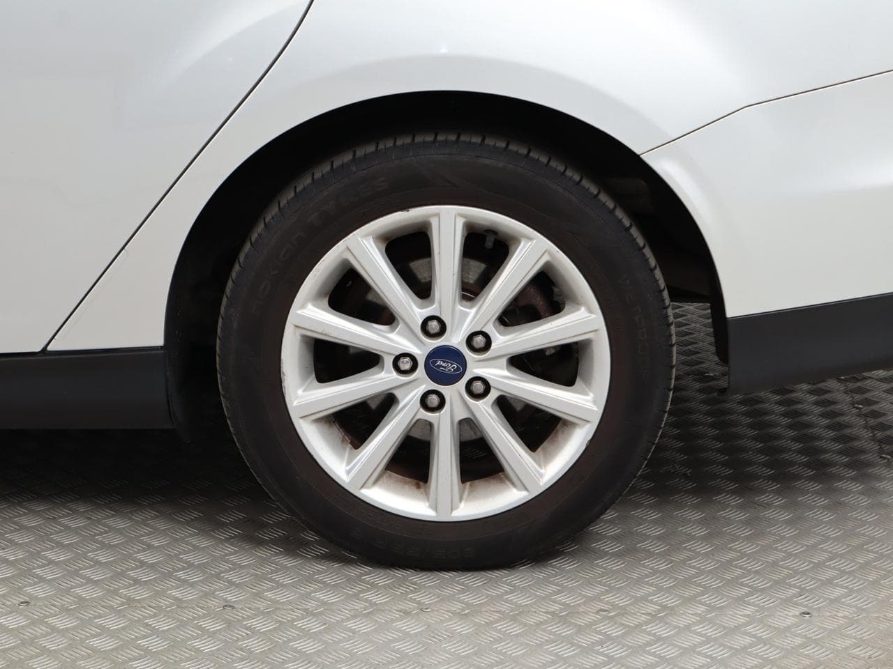 2016 Ford FOCUS - 32