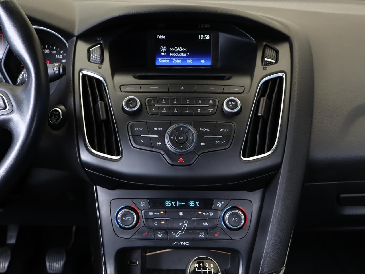 2016 Ford FOCUS - 28