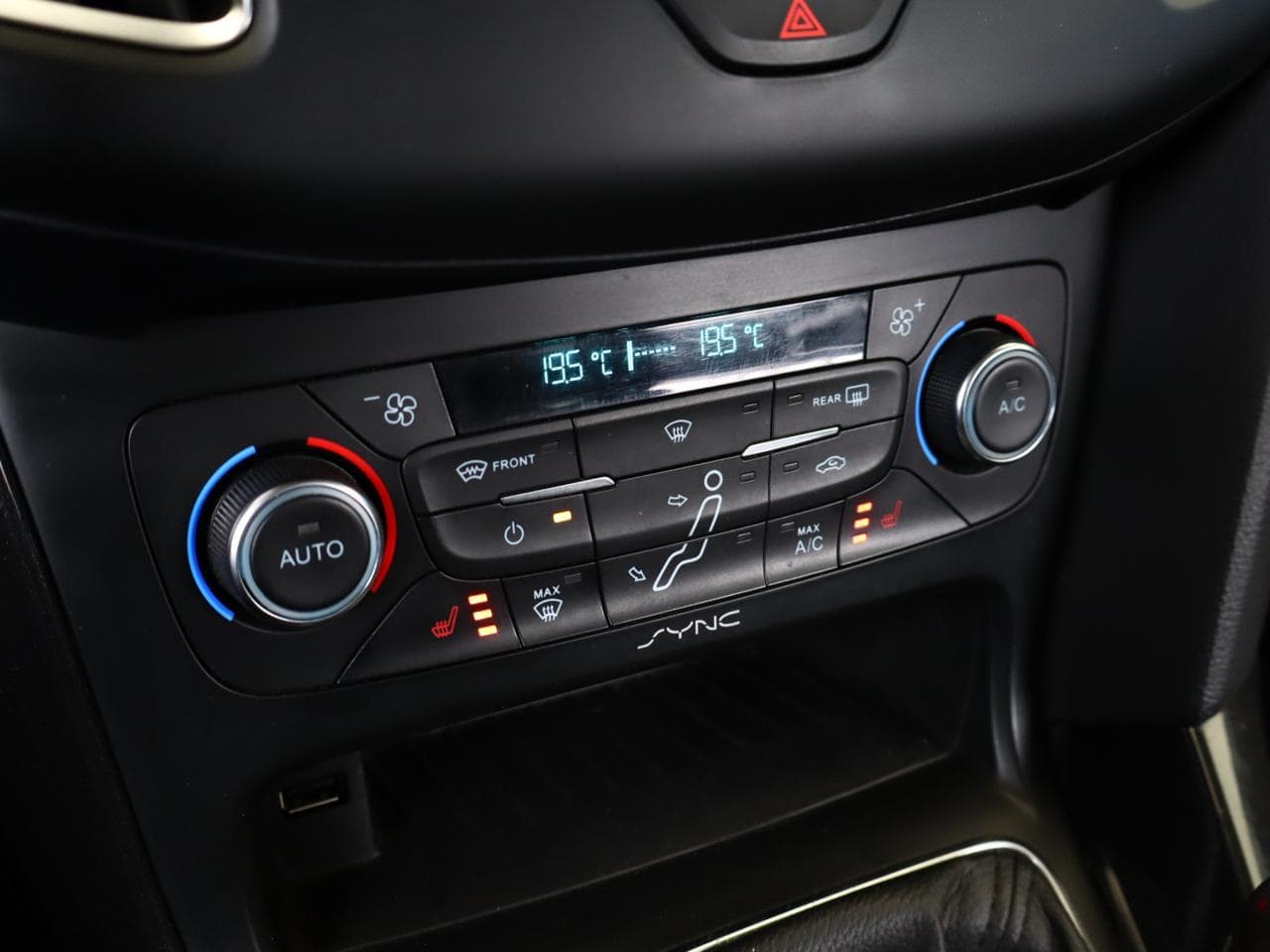 2016 Ford FOCUS - 36