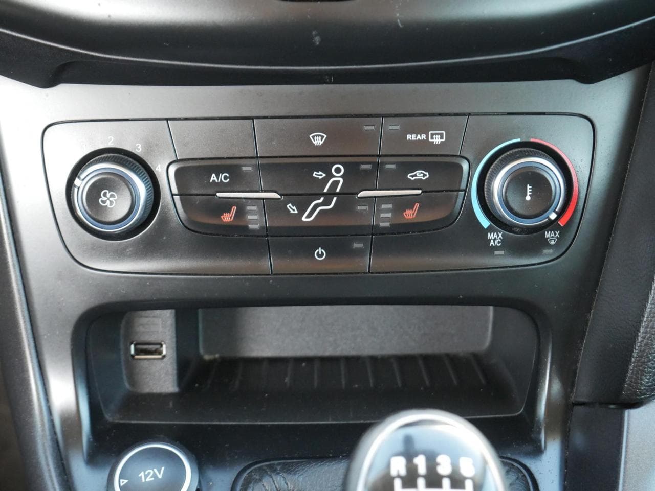 2015 Ford FOCUS - 21