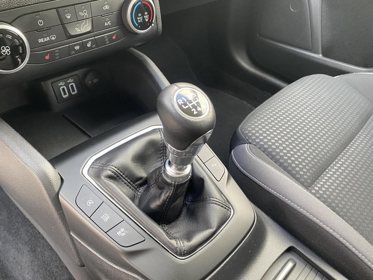 2021 Ford FOCUS - 28