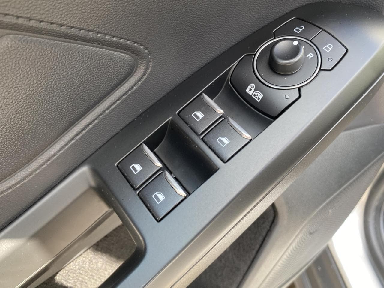 2021 Ford FOCUS - 24