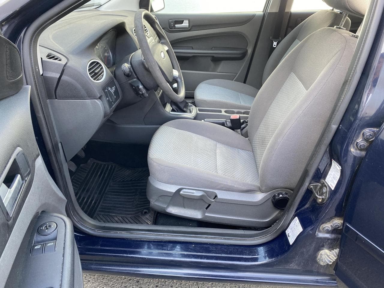 2007 Ford FOCUS - 9