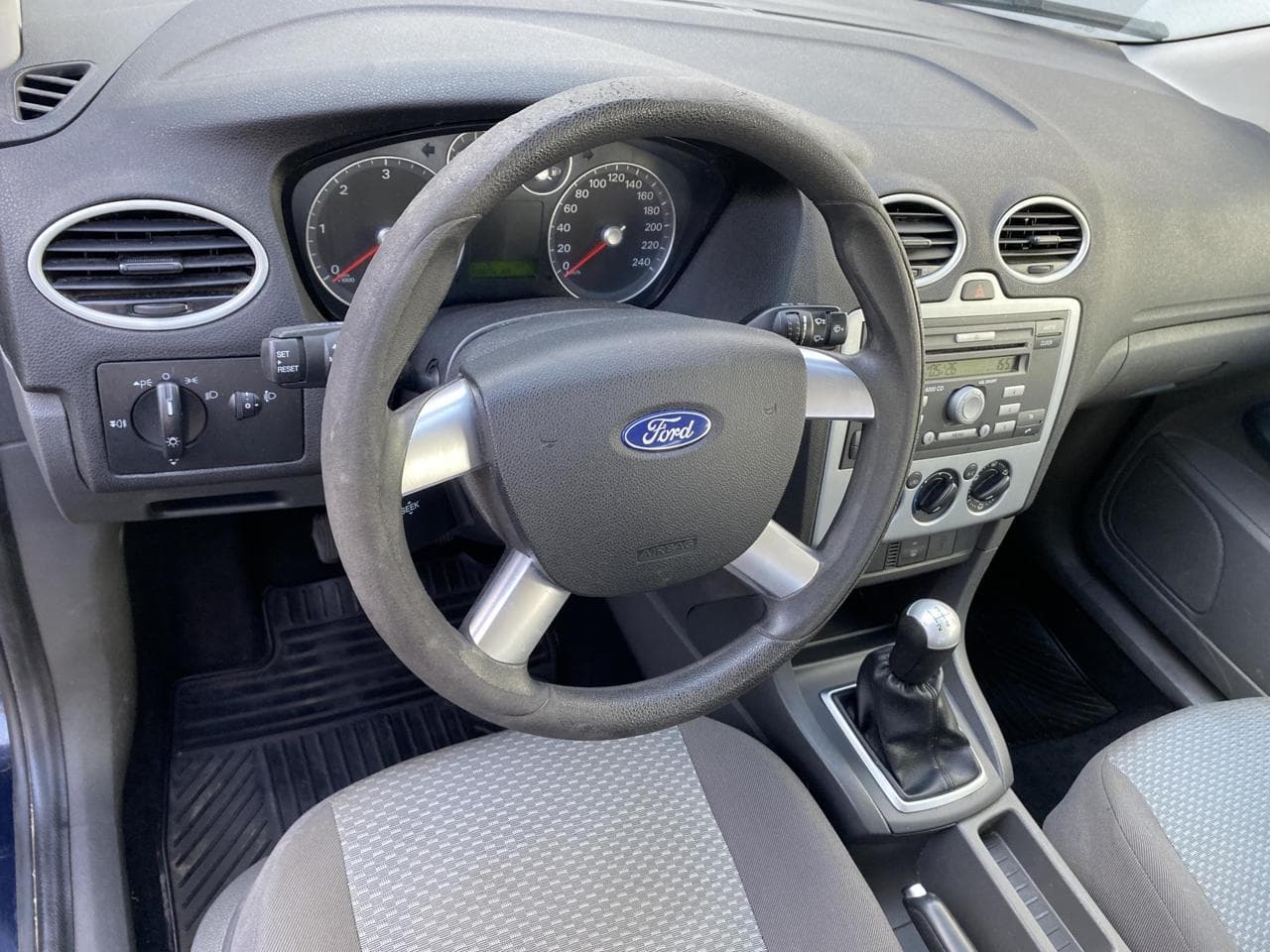 2007 Ford FOCUS - 12