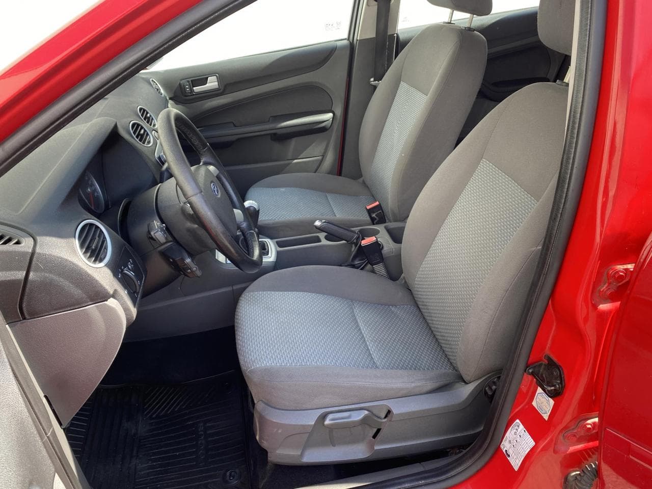 2007 Ford FOCUS - 9
