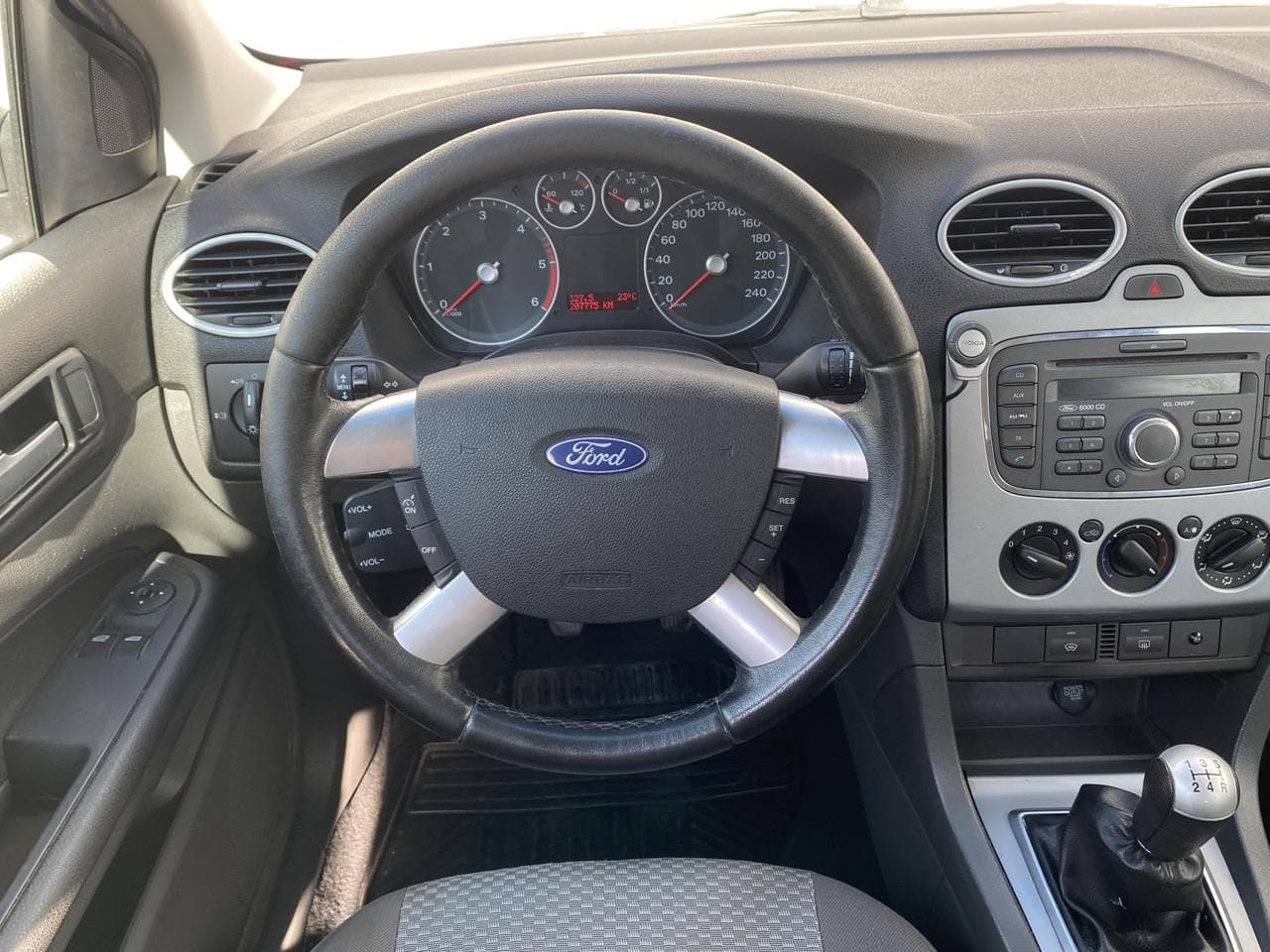 2007 Ford FOCUS - 11