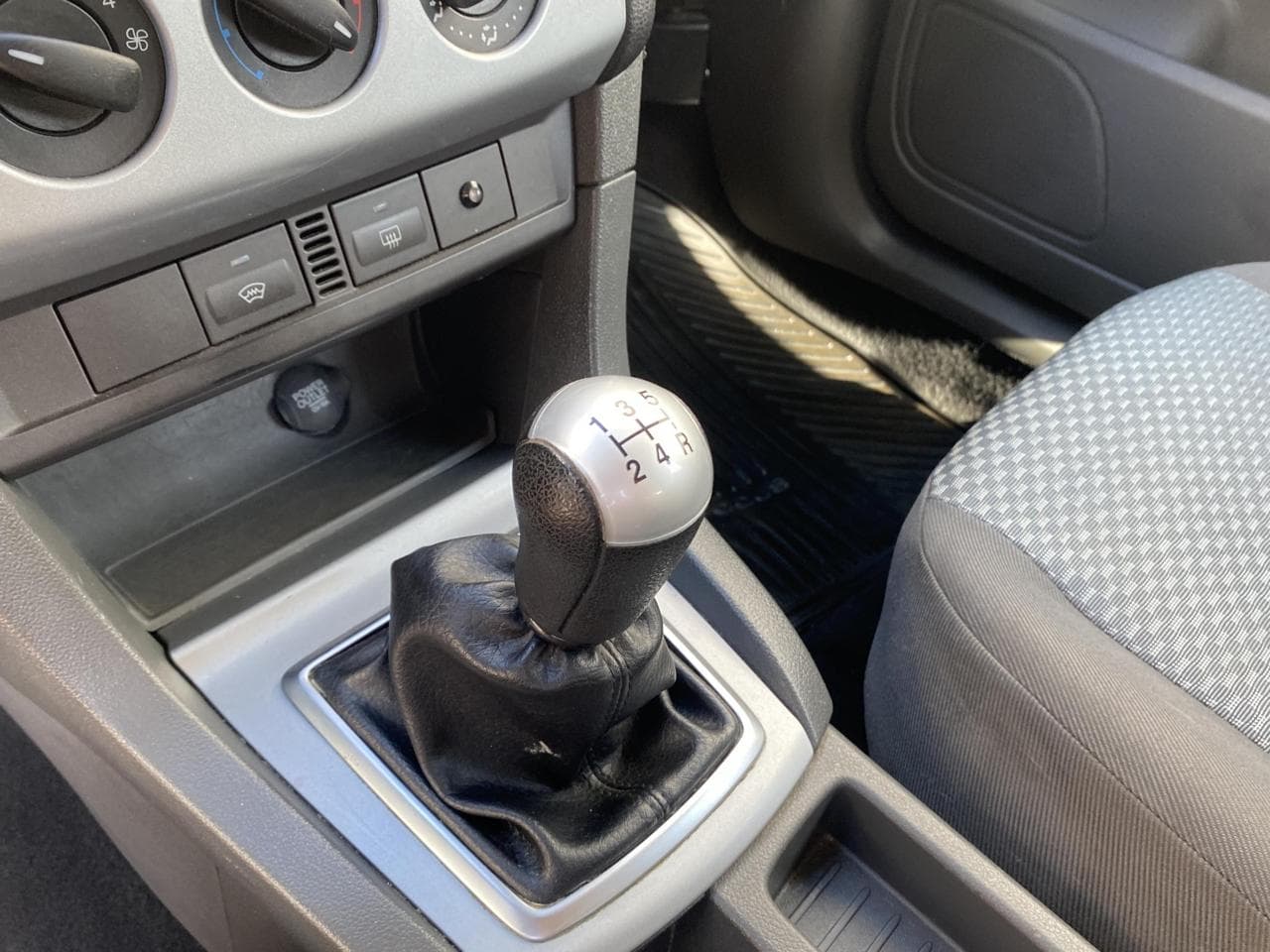 2007 Ford FOCUS - 16