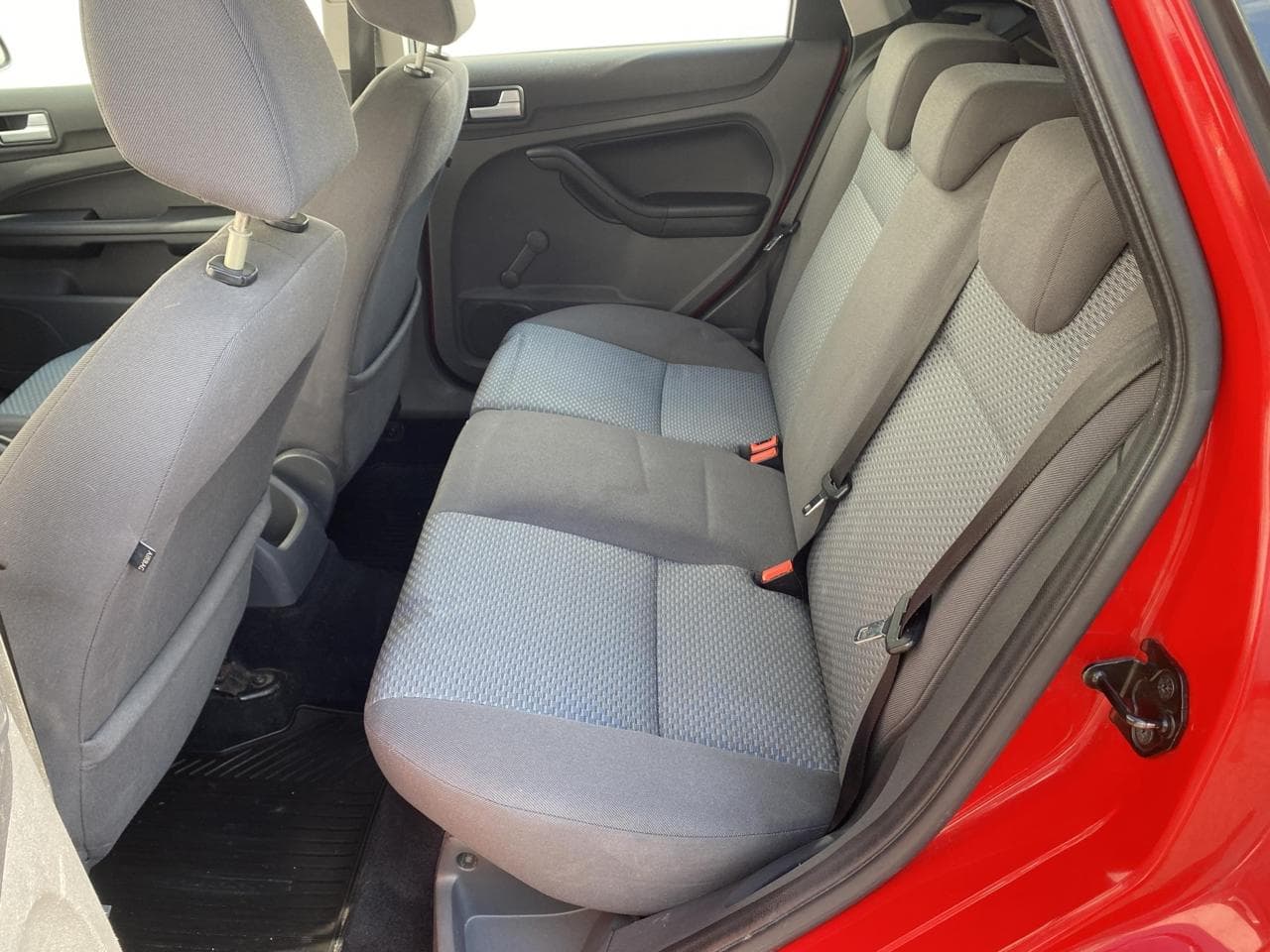 2007 Ford FOCUS - 10