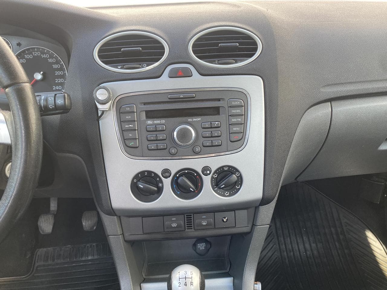 2007 Ford FOCUS - 12