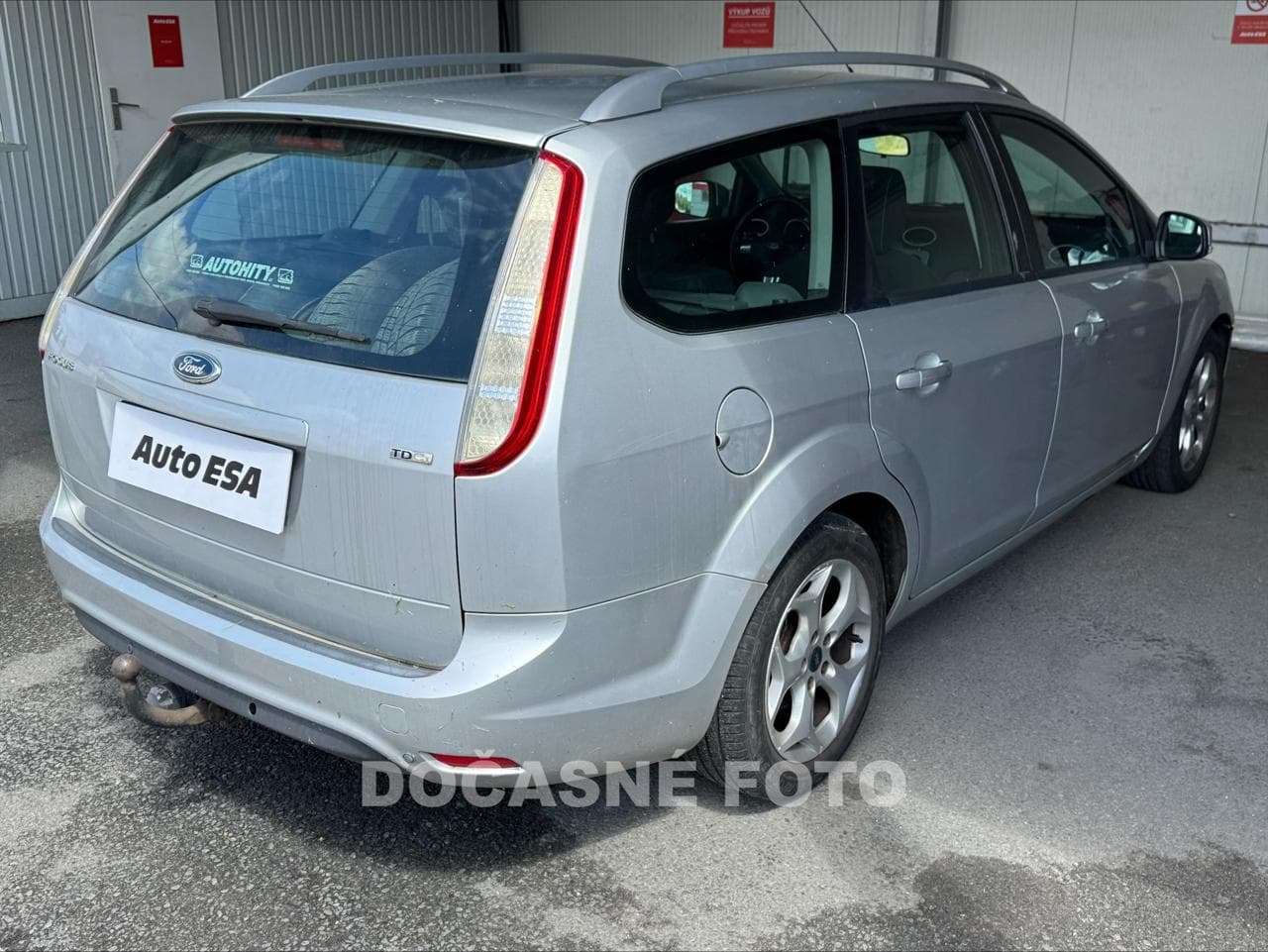 2010 Ford FOCUS - 2