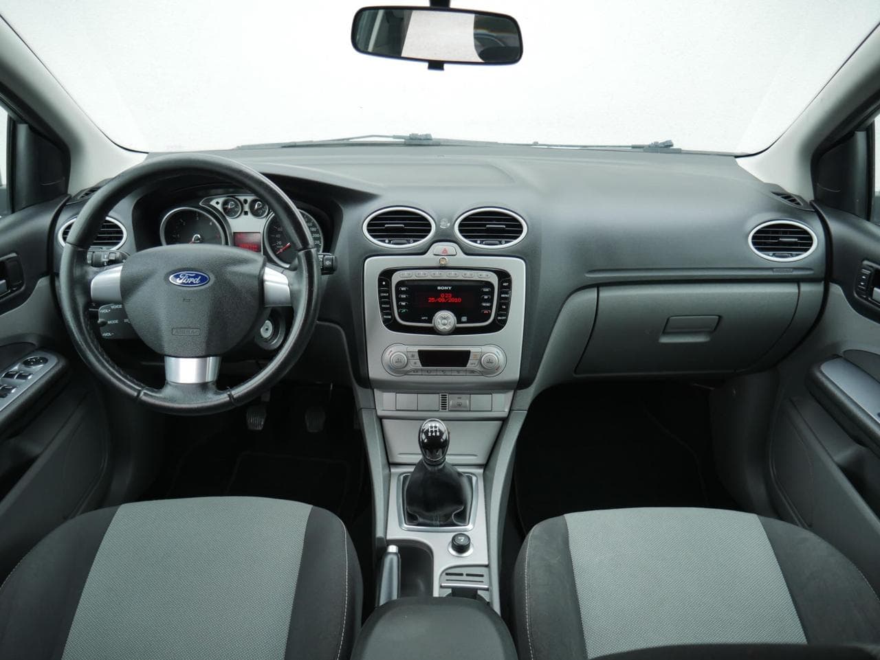 2010 Ford FOCUS - 8