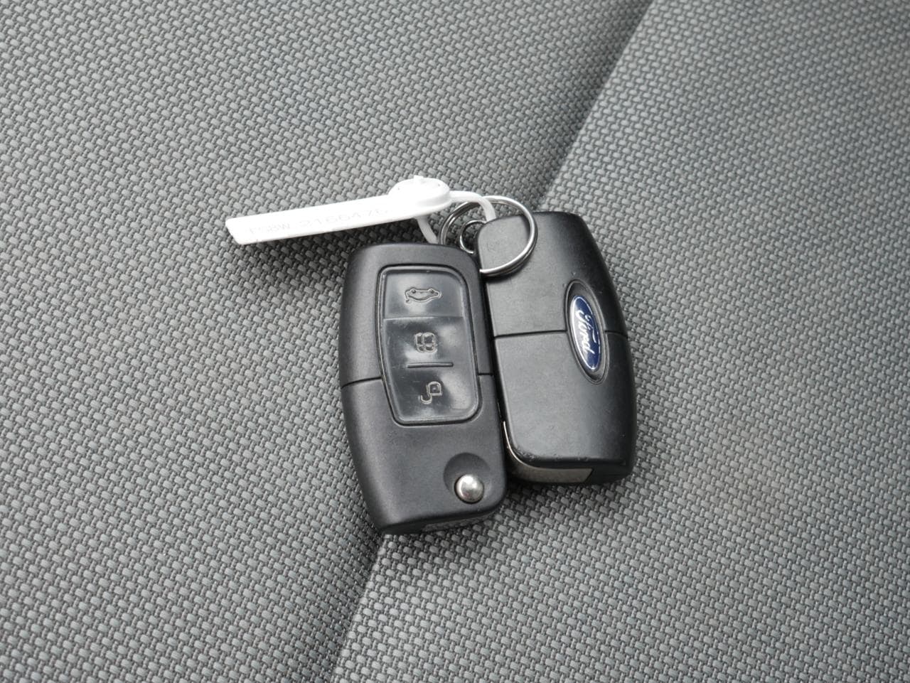 2010 Ford FOCUS - 19