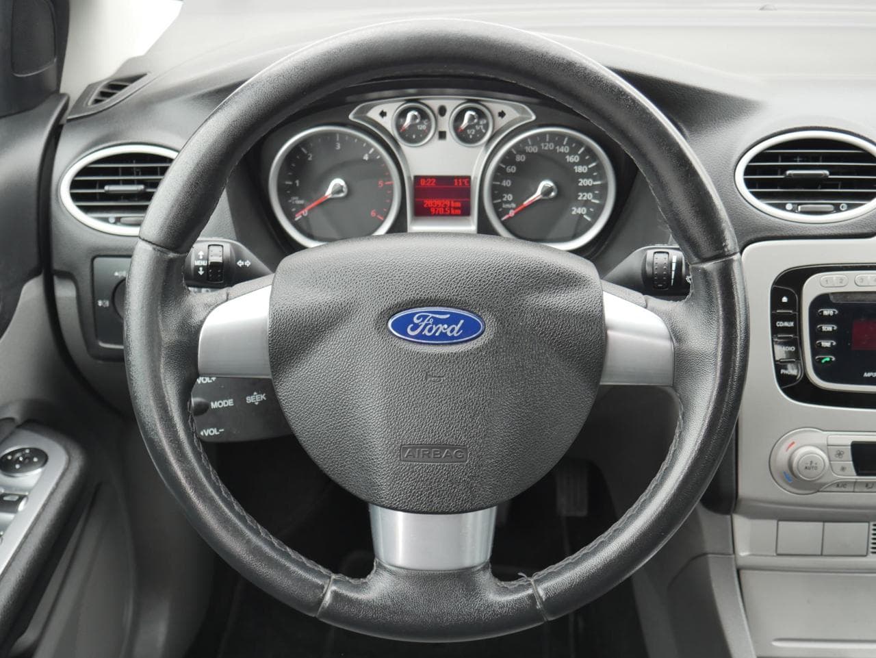 2010 Ford FOCUS - 11