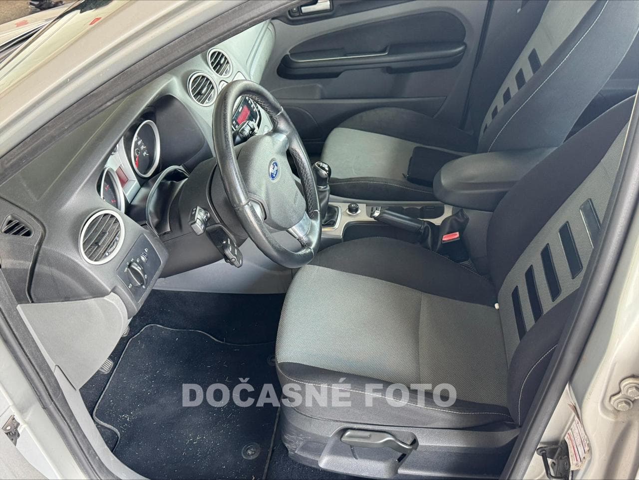 2010 Ford FOCUS - 3