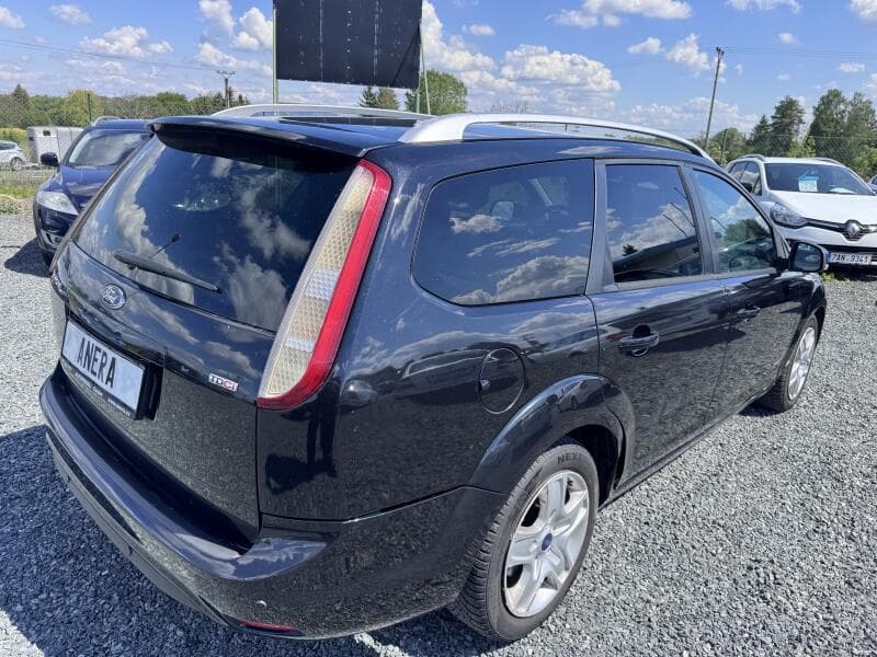 2010 Ford FOCUS - 6
