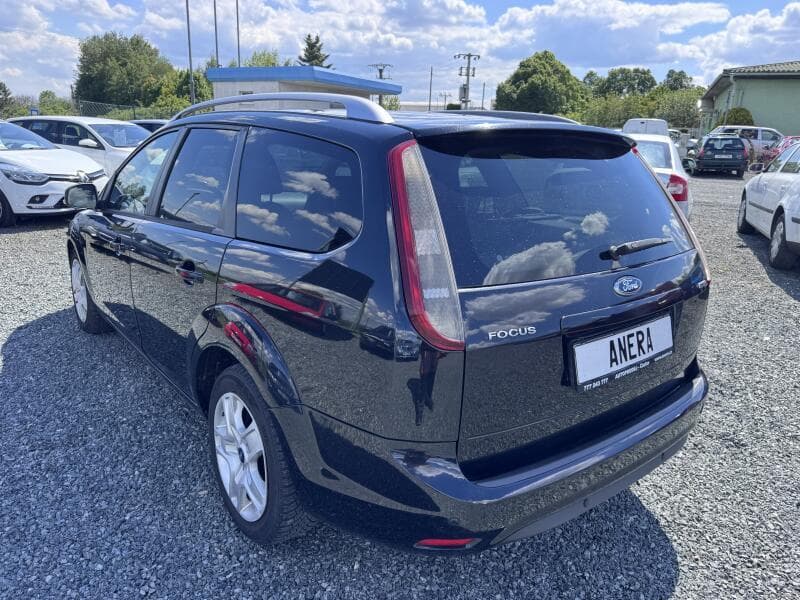 2010 Ford FOCUS - 4