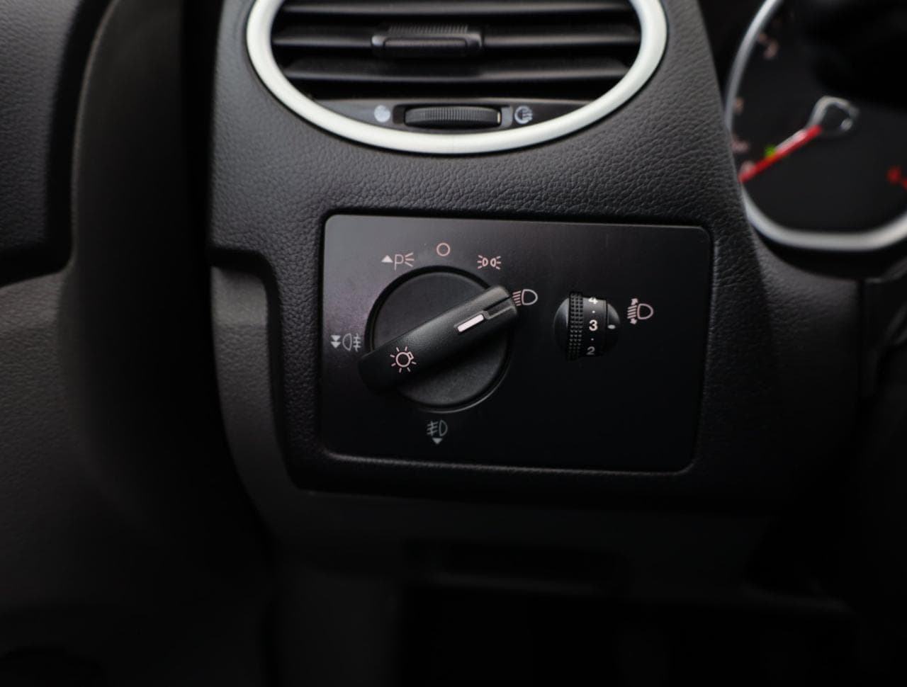 2008 Ford FOCUS - 18