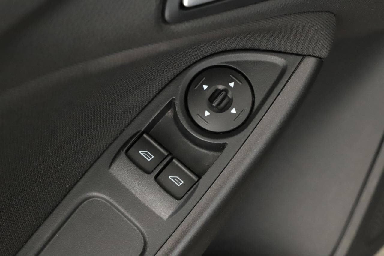 2016 Ford FOCUS - 16