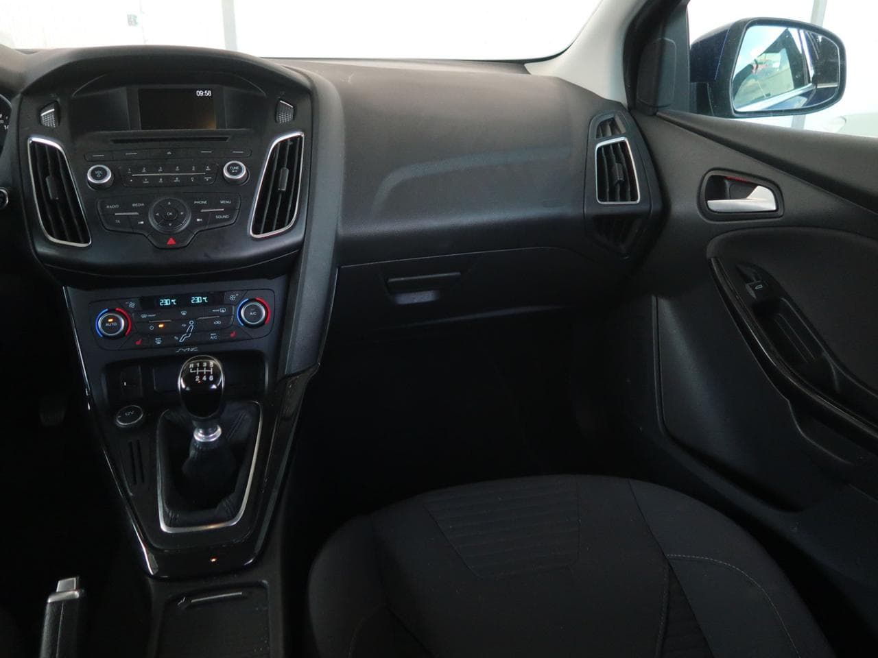 2017 Ford FOCUS - 11